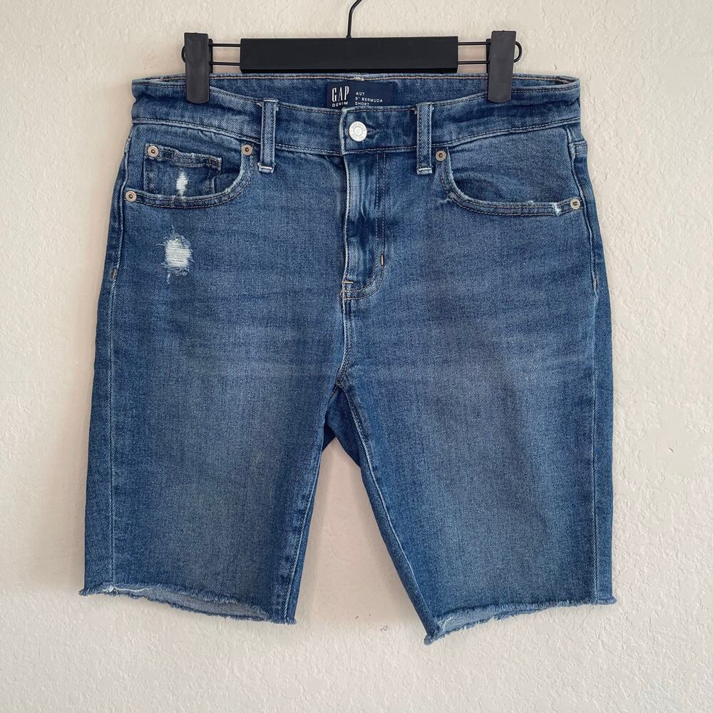 GAP 9” Bermuda Shorts Cut Off Hem Medium to Dark Wash Women’s - Size 4/27